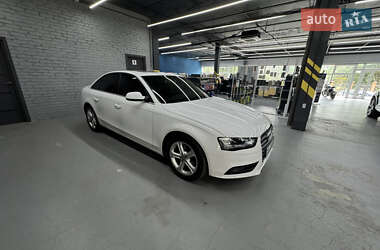 Седан Audi A4 2014 в 