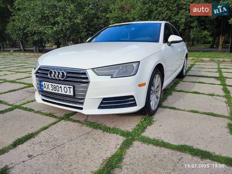 Седан Audi A4 2017 в 