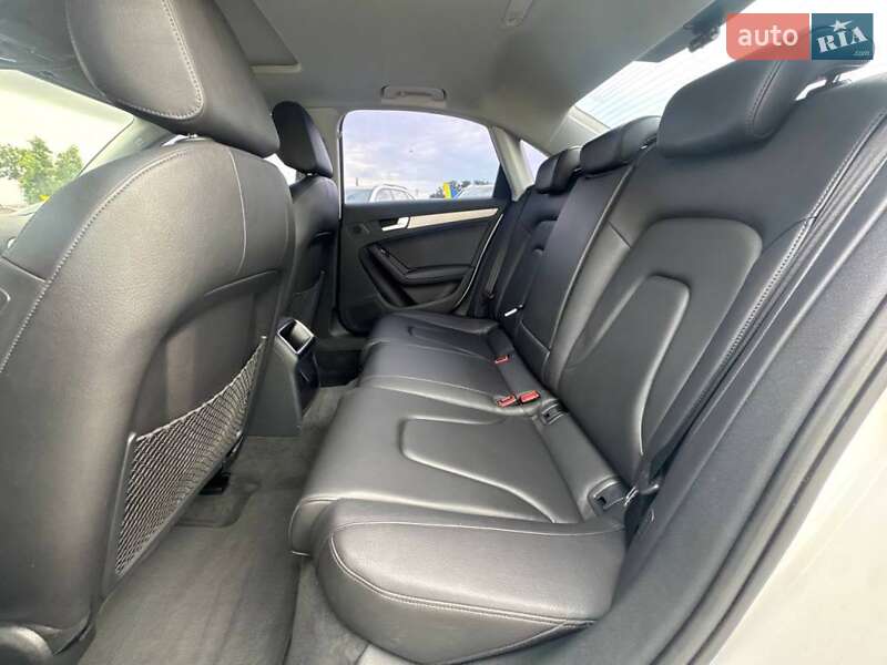 Седан Audi A4 2014 в Киеве