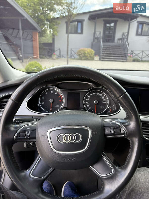 Седан Audi A4 2013 в Луцьку
