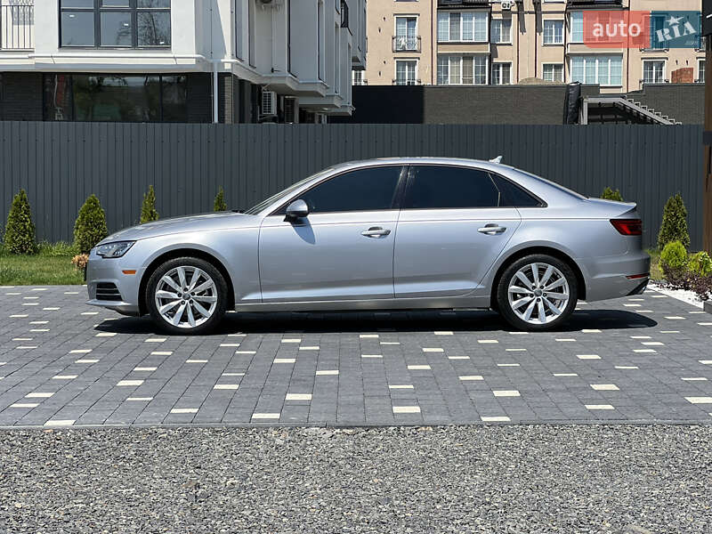 Седан Audi A4 2017 в Ужгороді