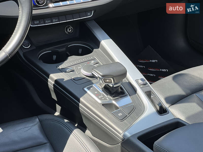 Седан Audi A4 2017 в Ужгороді