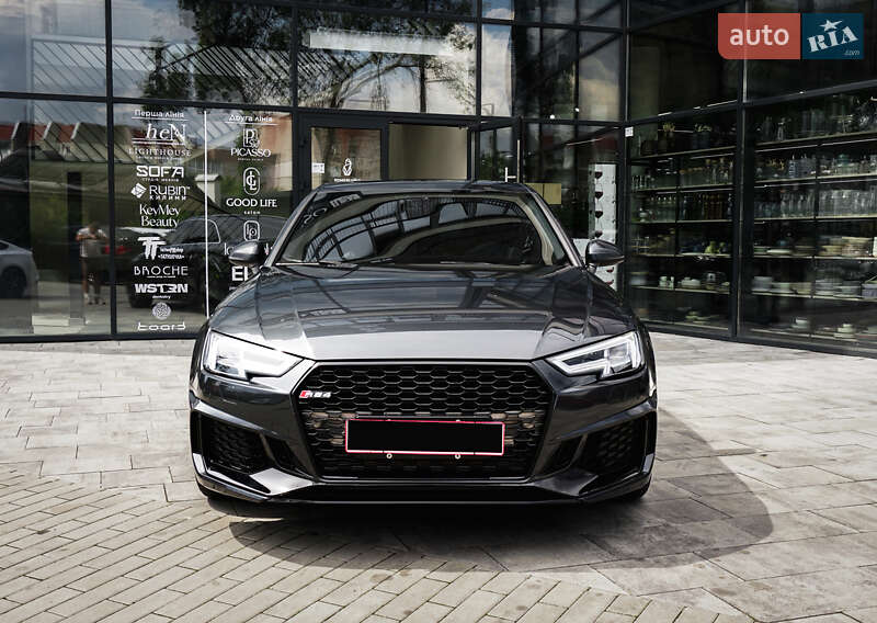 Седан Audi A4 2018 в 