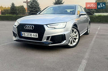 Седан Audi A4 2019 в 