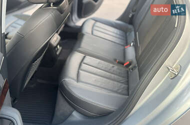 Седан Audi A4 2019 в 