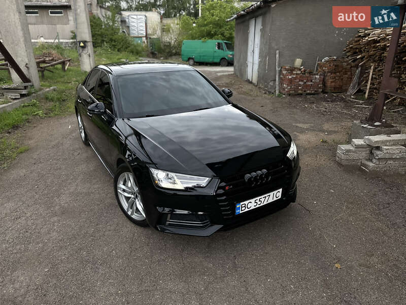 Седан Audi A4 2016 в Львове