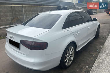 Седан Audi A4 2015 в 