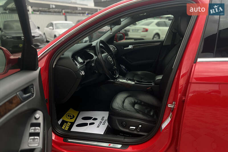Седан Audi A4 2013 в Мукачевому