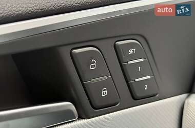 Седан Audi A4 2017 в 