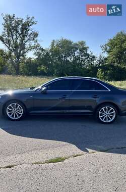 Седан Audi A4 2019 в 