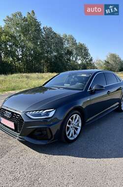 Седан Audi A4 2019 в 