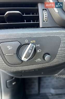 Седан Audi A4 2019 в 