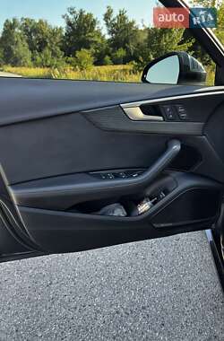 Седан Audi A4 2019 в 