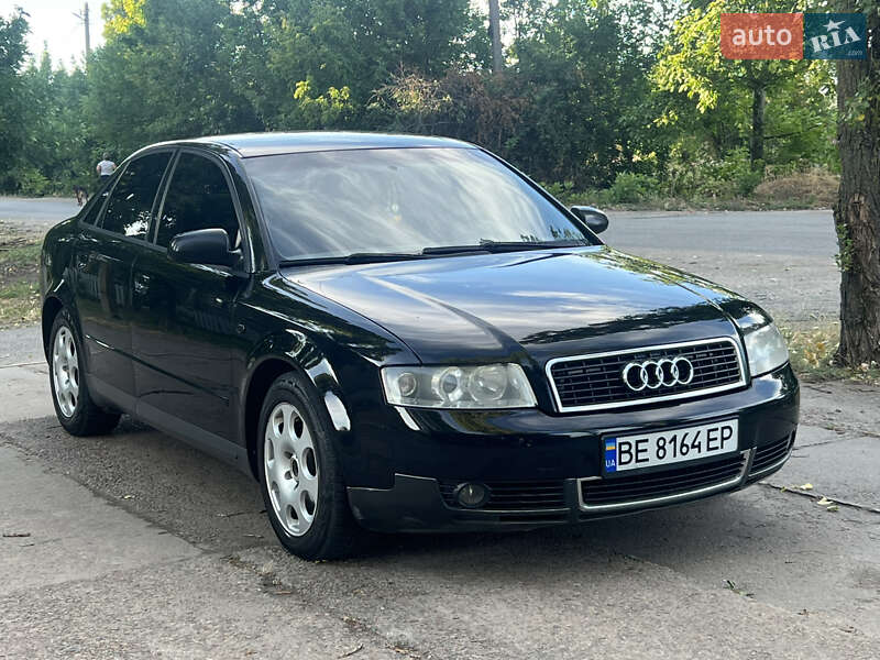 Седан Audi A4 2003 в Новом Буге