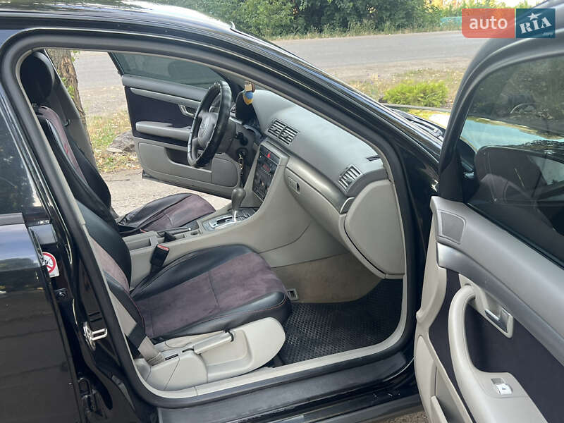 Седан Audi A4 2003 в Новом Буге