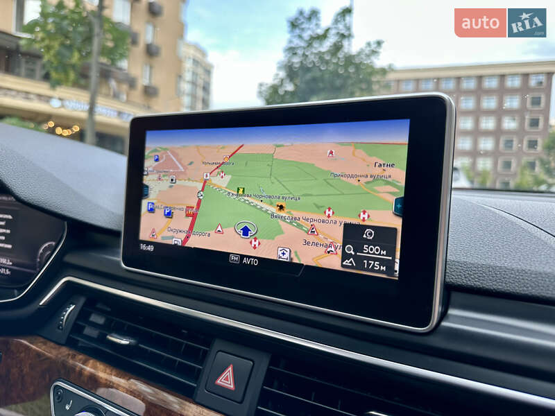 Седан Audi A4 2017 в Киеве
