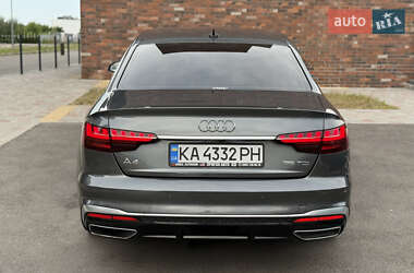 Седан Audi A4 2022 в 