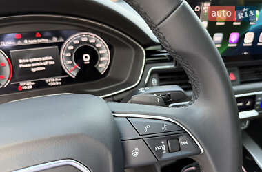 Седан Audi A4 2022 в 