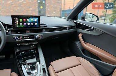Седан Audi A4 2022 в 