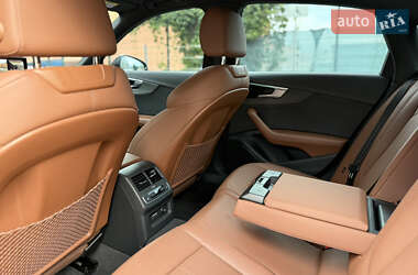 Седан Audi A4 2022 в 