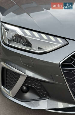 Седан Audi A4 2022 в 