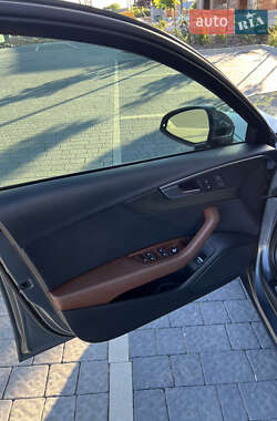 Седан Audi A4 2018 в 