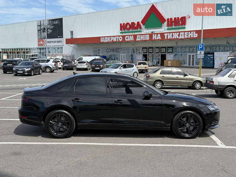 Седан Audi A4 2018 в Дніпрі
