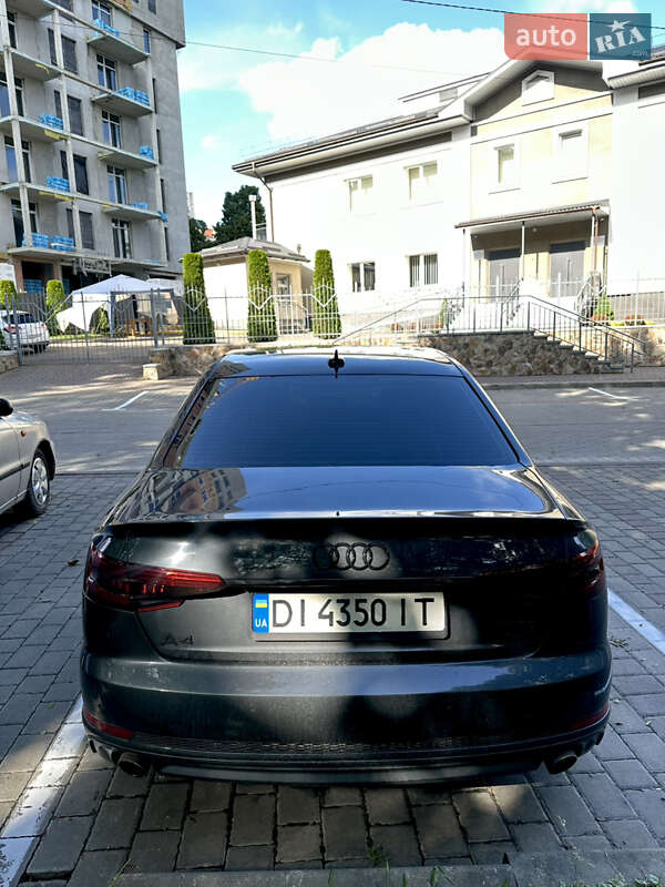 Седан Audi A4 2016 в Львові