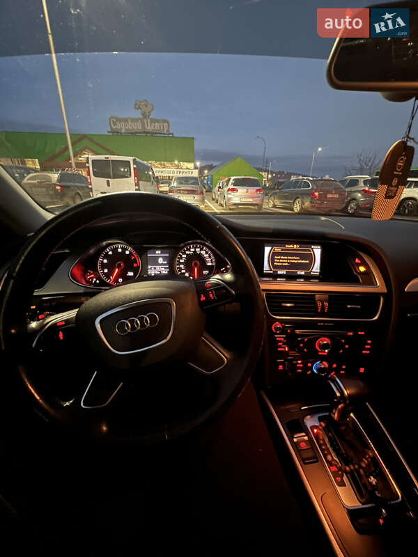 Седан Audi A4 2013 в Мукачево