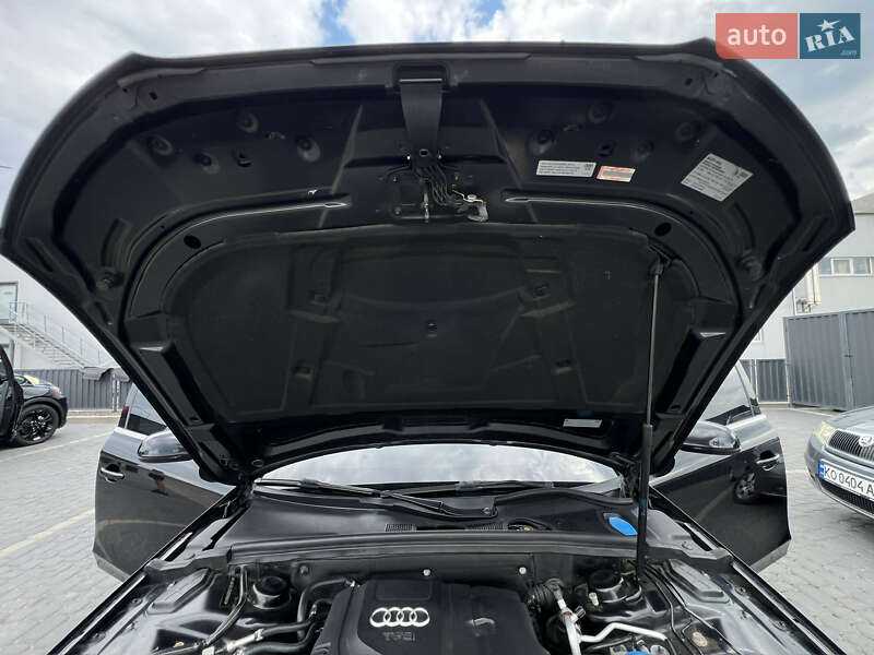 Седан Audi A4 2013 в Мукачево