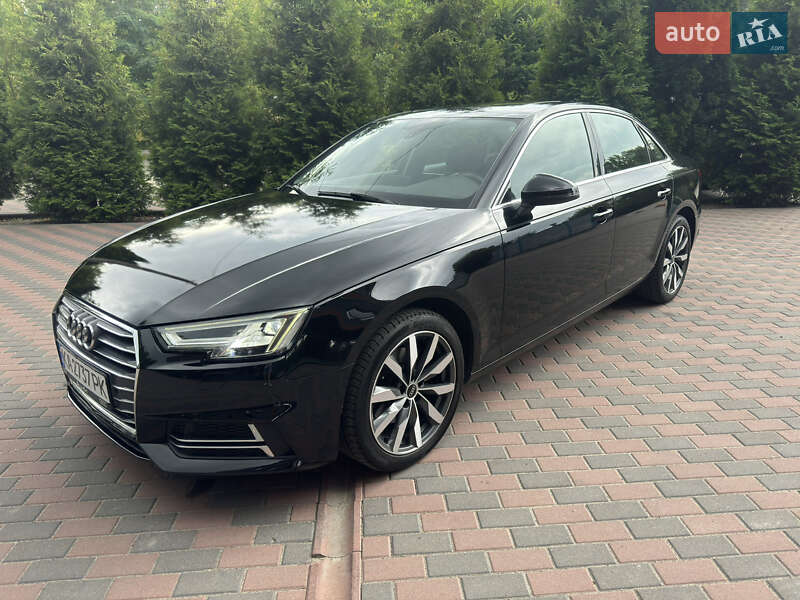 Седан Audi A4 2019 в 