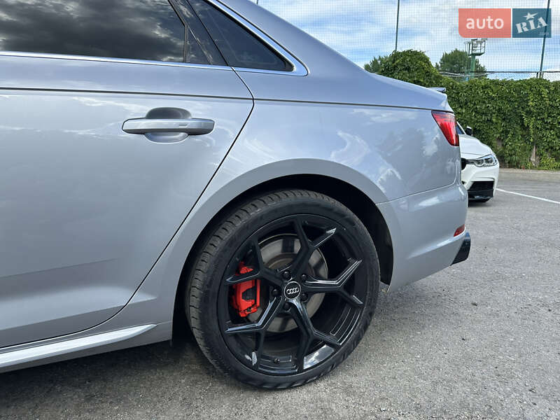 Седан Audi A4 2017 в Дніпрі