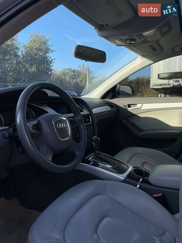 Седан Audi A4 2011 в Хмельницком