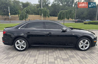 Седан Audi A4 2019 в 