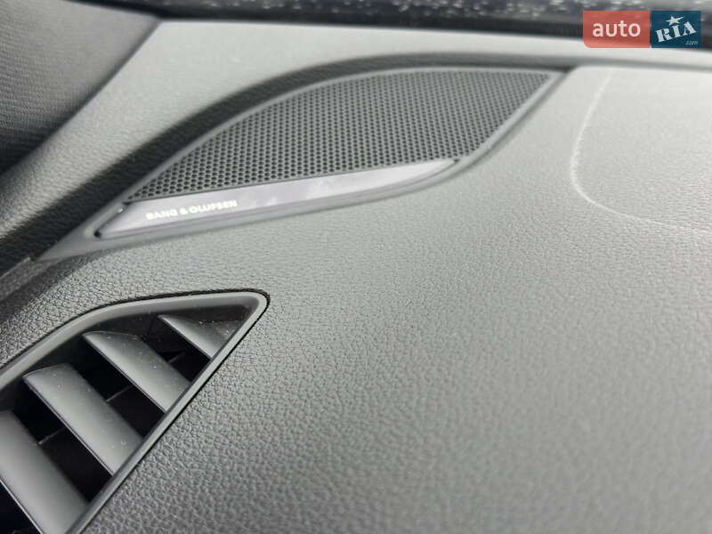 Седан Audi A4 2023 в Києві