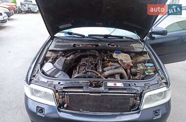 Седан Audi A4 1995 в 