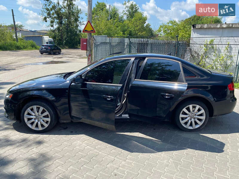 Седан Audi A4 2011 в Львові