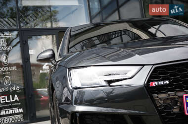 Седан Audi A4 2018 в 