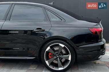 Седан Audi A4 2020 в 