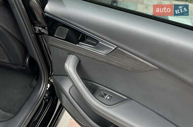 Седан Audi A4 2020 в 
