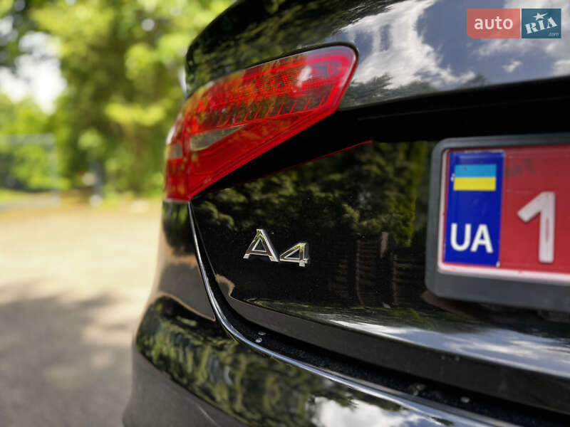 Седан Audi A4 2013 в Львові