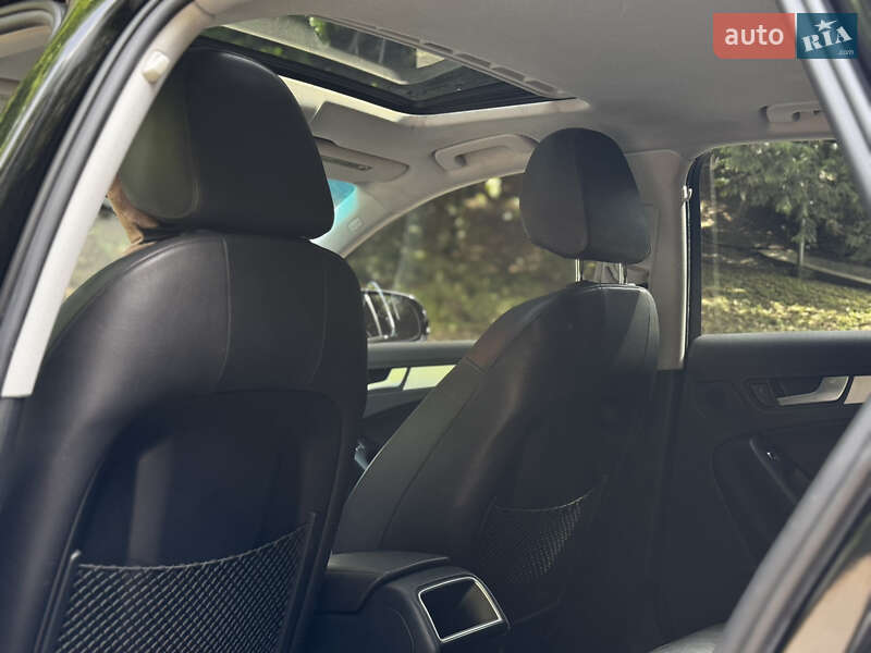 Седан Audi A4 2013 в Львові