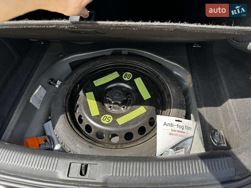 Седан Audi A4 2013 в Львові