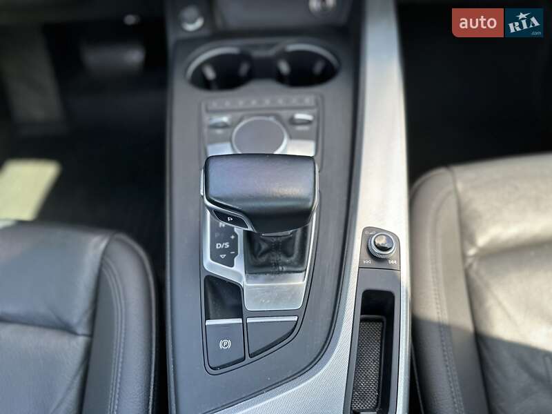 Седан Audi A4 2016 в Хмельницком