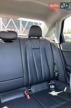 Седан Audi A4 2016 в 
