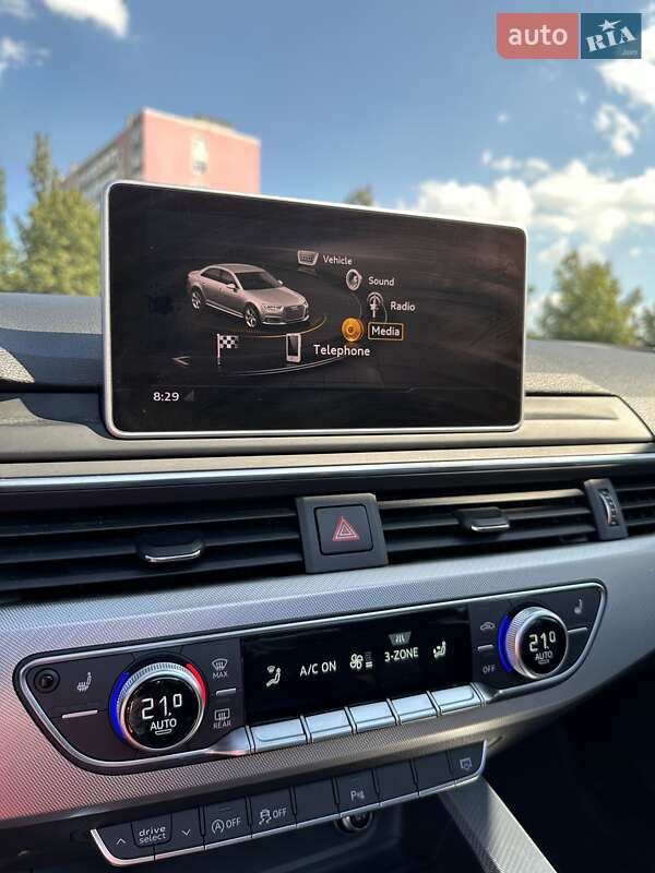 Седан Audi A4 2016 в Хмельницком