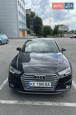Седан Audi A4 2018 в Днепре