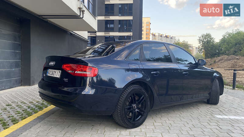 Седан Audi A4 2012 в Ивано-Франковске