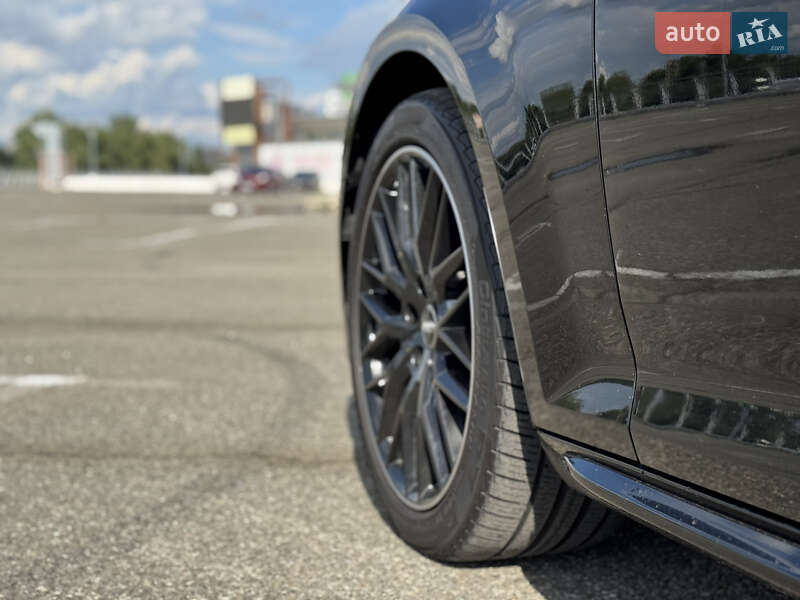 Седан Audi A4 2018 в Киеве