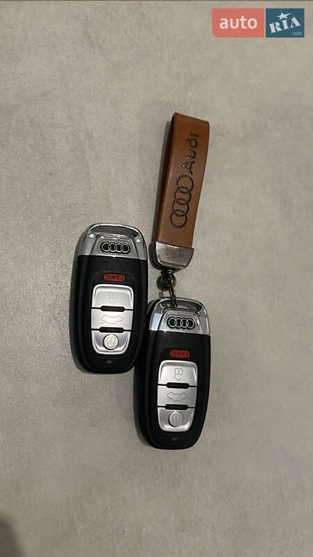 Седан Audi A4 2012 в Ивано-Франковске